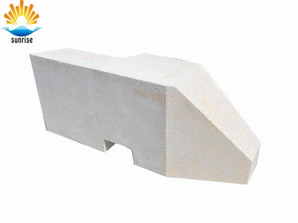 Glass furnace refractory bricks may cause glass defects